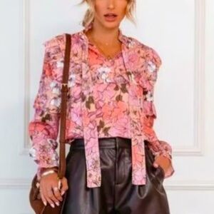 KOKO + MASON‎ Pink Ruffled Flutter Sleeve Blouse Floral Gold Date Office Party